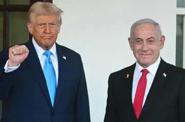 Trump-bows-to-Netanyahu.jpg