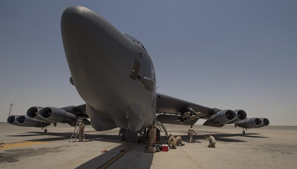 b-52-stratofortress-2430081_1280