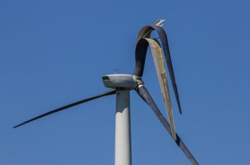 Damaged,Wind,Turbine,Blade,From,A,Lightning,Strike.